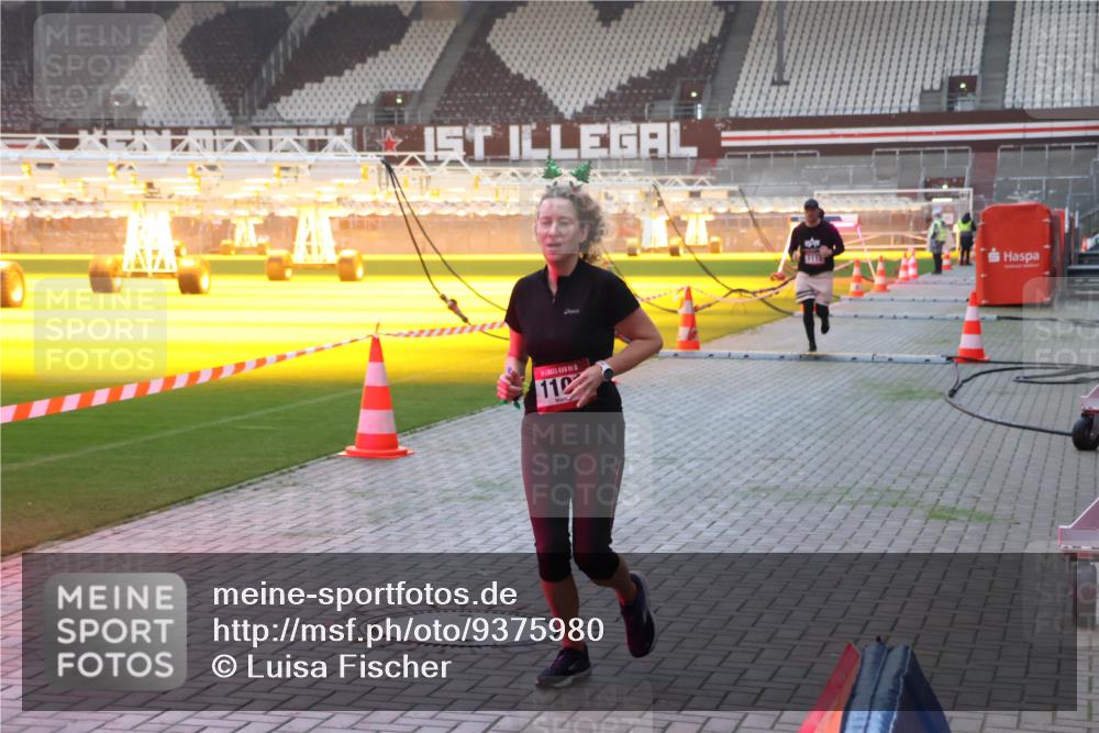 07.12.2025 - St. Pauli X-Mass-Run No. 15 Luisa Fischer http://msf.ph/oto/9375980 07.12.2025 09:55:34 Ziel 112, 1101, 1113, 1649, 1655, 1722, 2703, 4087, 4088 meine-sportfotos.de