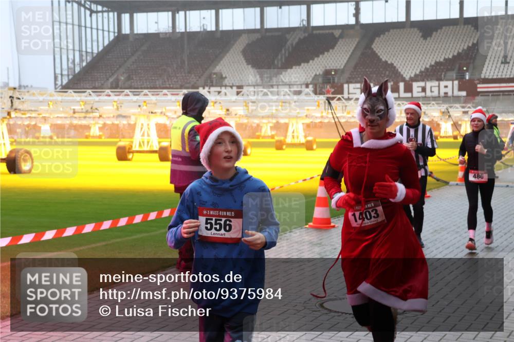 07.12.2025 - St. Pauli X-Mass-Run No. 15 Luisa Fischer http://msf.ph/oto/9375984 07.12.2025 11:06:45 Ziel 15, 556, 21, 15, 1403, 486, 92, 204, 298, 300, 359, 382, 402, 403, 414, 474, 486, 556, 565, 659, 693, 854, 858, 878, 920, 944, 1024, 1025, 1223, 1229, 1285, 1286, 1287, 1403, 1429, 1430, 1440, 1442, 1556, 1564, 1608, 1648, 2243, 2245, 4579, 4581, 4583, 4585, 4587 meine-sportfotos.de