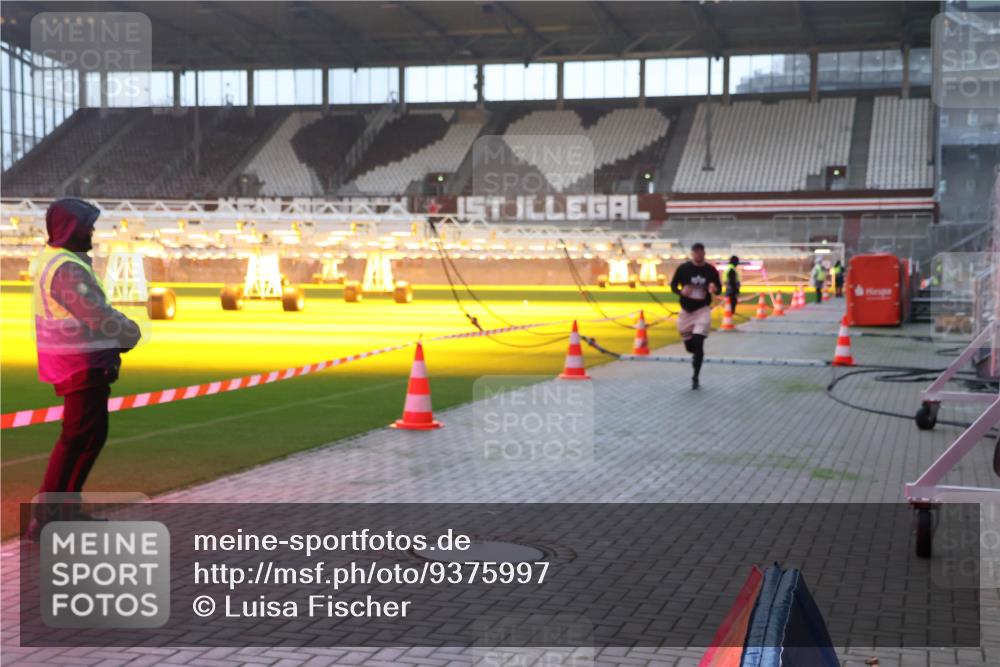 07.12.2025 - St. Pauli X-Mass-Run No. 15 Luisa Fischer http://msf.ph/oto/9375997 07.12.2025 09:55:35 Ziel 1101, 1113, 1649, 1655, 1722, 2703, 4087, 4088 meine-sportfotos.de