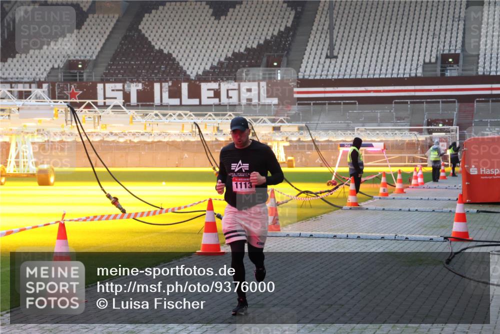 07.12.2025 - St. Pauli X-Mass-Run No. 15 Luisa Fischer http://msf.ph/oto/9376000 07.12.2025 09:55:37 Ziel 1113, 1101, 1113, 1649, 1655, 1722, 2703, 4087, 4088 meine-sportfotos.de