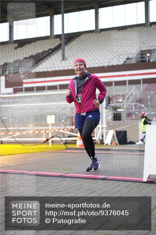 07.12.2025 - St. Pauli X-Mass-Run No. 15 Patografie http://msf.ph/oto/9376045 07.12.2025 10:05:01 Ziel 202, 210, 292, 699, 1973, 1991, 2168, 2249, 2856, 2866, 3307, 3311 meine-sportfotos.de