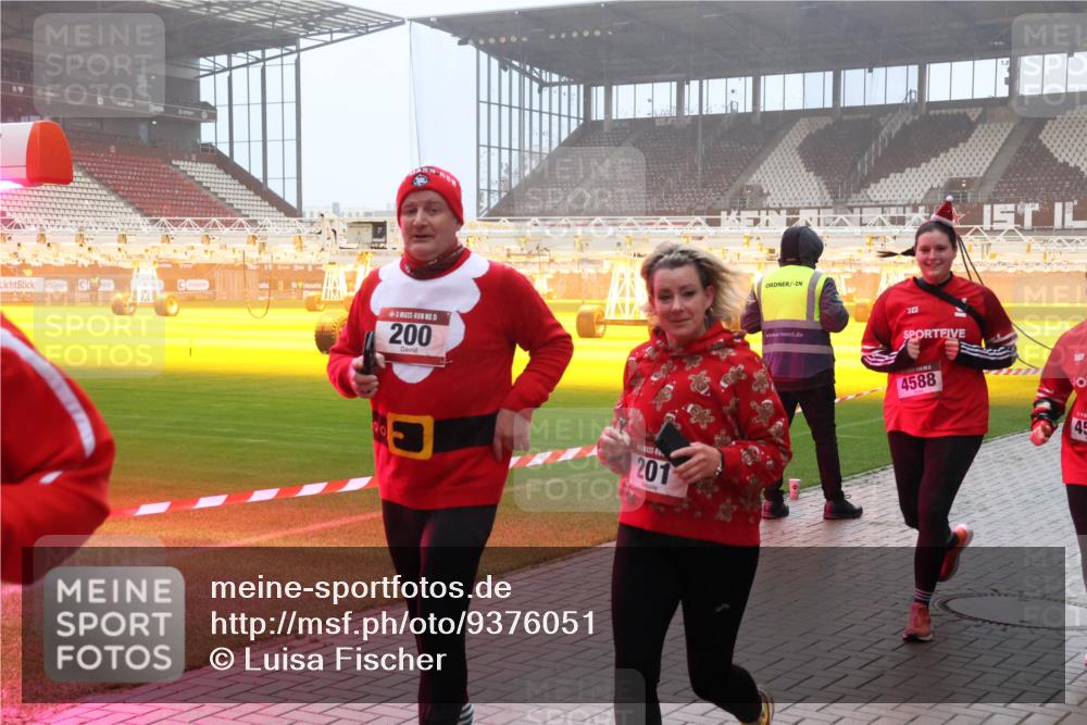 07.12.2025 - St. Pauli X-Mass-Run No. 15 Luisa Fischer http://msf.ph/oto/9376051 07.12.2025 11:07:11 Ziel 5, 200, 00, 201, 110, 4588, 10, 45, 359, 382, 474, 486, 565, 595, 1285, 1286, 1403, 1440, 1442, 1462, 1469, 1556, 1564, 1634, 1666, 1708, 1751, 1861, 4582, 4588 meine-sportfotos.de