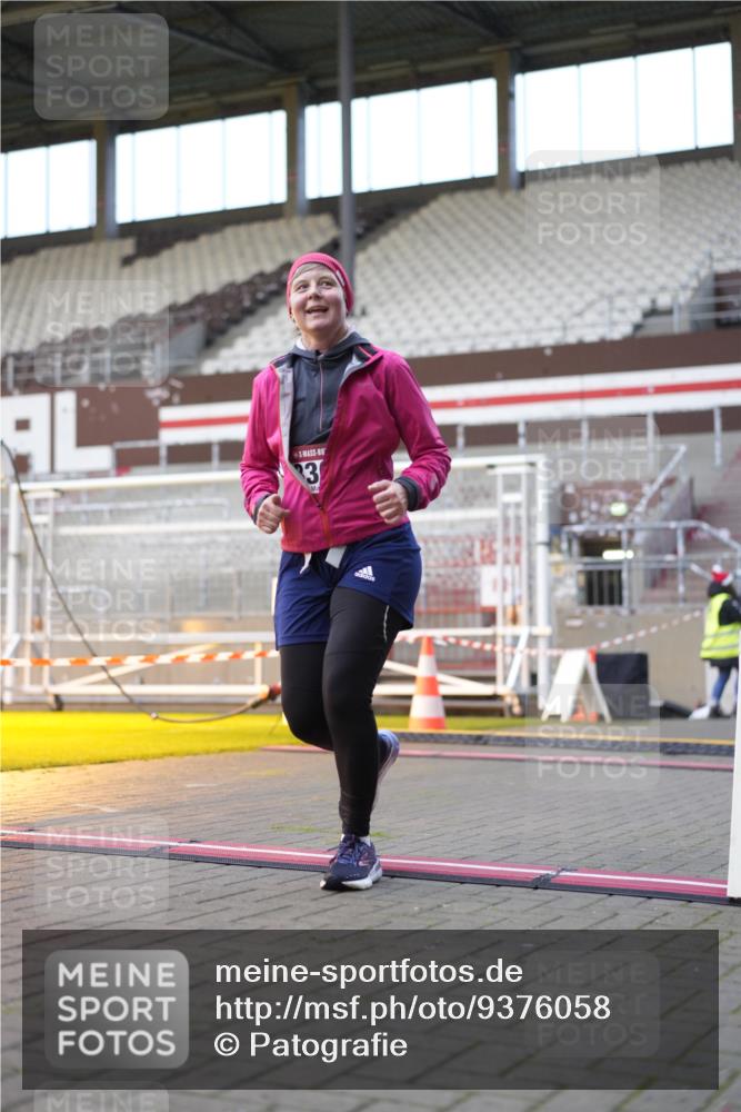 07.12.2025 - St. Pauli X-Mass-Run No. 15 Patografie http://msf.ph/oto/9376058 07.12.2025 10:05:01 Ziel 202, 210, 292, 699, 1973, 1991, 2168, 2249, 2856, 2866, 3307, 3311 meine-sportfotos.de