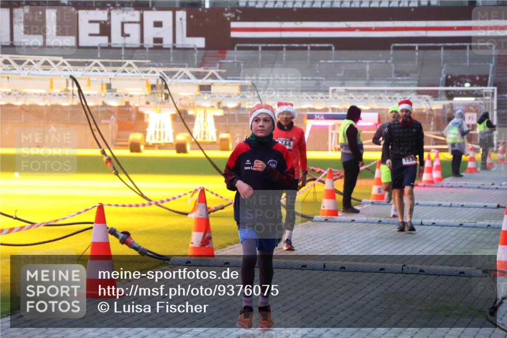 07.12.2025 - St. Pauli X-Mass-Run No. 15 Luisa Fischer http://msf.ph/oto/9376075 07.12.2025 09:56:28 Ziel 744, 1530, 312, 1483, 1530, 1744, 3398 meine-sportfotos.de