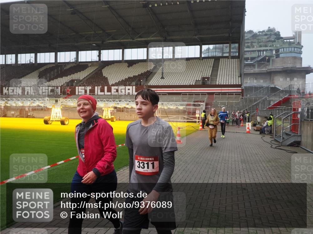 07.12.2025 - St. Pauli X-Mass-Run No. 15 Fabian Wolf http://msf.ph/oto/9376089 07.12.2025 10:05:12 Ziel 114, 202, 210, 292, 699, 1973, 1991, 2168, 2249, 2856, 2866, 3186, 3307, 3311 meine-sportfotos.de