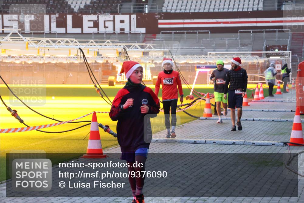 07.12.2025 - St. Pauli X-Mass-Run No. 15 Luisa Fischer http://msf.ph/oto/9376090 07.12.2025 09:56:29 Ziel 1744, 1483, 1530, 312, 1483, 1530, 1744, 3398 meine-sportfotos.de