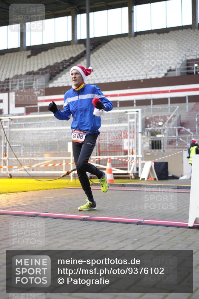 07.12.2025 - St. Pauli X-Mass-Run No. 15 Patografie http://msf.ph/oto/9376102 07.12.2025 10:05:09 Ziel 114, 202, 210, 292, 699, 1481, 1761, 2856, 2866, 3186, 3307, 3311 meine-sportfotos.de