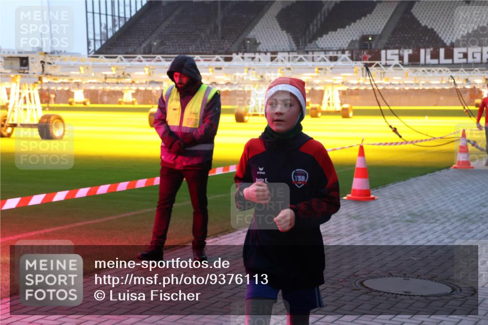 07.12.2025 - St. Pauli X-Mass-Run No. 15 Luisa Fischer http://msf.ph/oto/9376113 07.12.2025 09:56:33 Ziel 312, 1483, 1530, 1744, 3398 meine-sportfotos.de