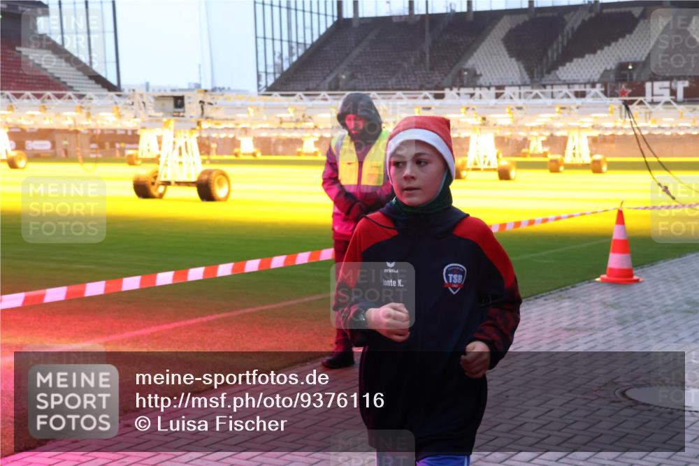 07.12.2025 - St. Pauli X-Mass-Run No. 15 Luisa Fischer http://msf.ph/oto/9376116 07.12.2025 09:56:33 Ziel 312, 1483, 1530, 1744, 3398 meine-sportfotos.de