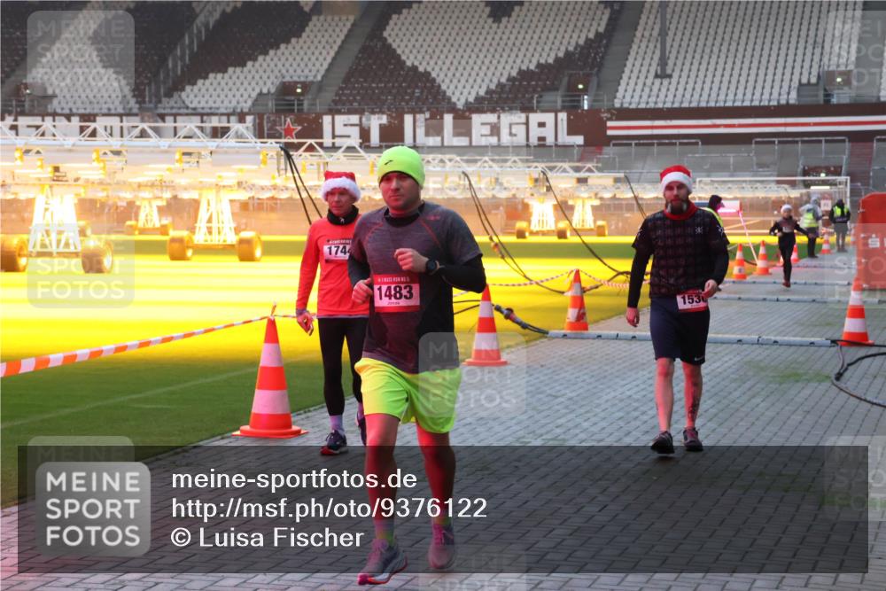 07.12.2025 - St. Pauli X-Mass-Run No. 15 Luisa Fischer http://msf.ph/oto/9376122 07.12.2025 09:56:38 Ziel 174, 1483, 1530, 312, 1483, 1530, 3255, 3398 meine-sportfotos.de