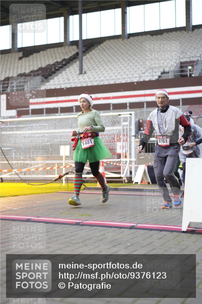 07.12.2025 - St. Pauli X-Mass-Run No. 15 Patografie http://msf.ph/oto/9376123 07.12.2025 10:05:13 Ziel 114, 202, 210, 292, 543, 668, 699, 950, 1121, 1481, 1661, 1761, 3186, 3307, 3311, 3386, 4036 meine-sportfotos.de