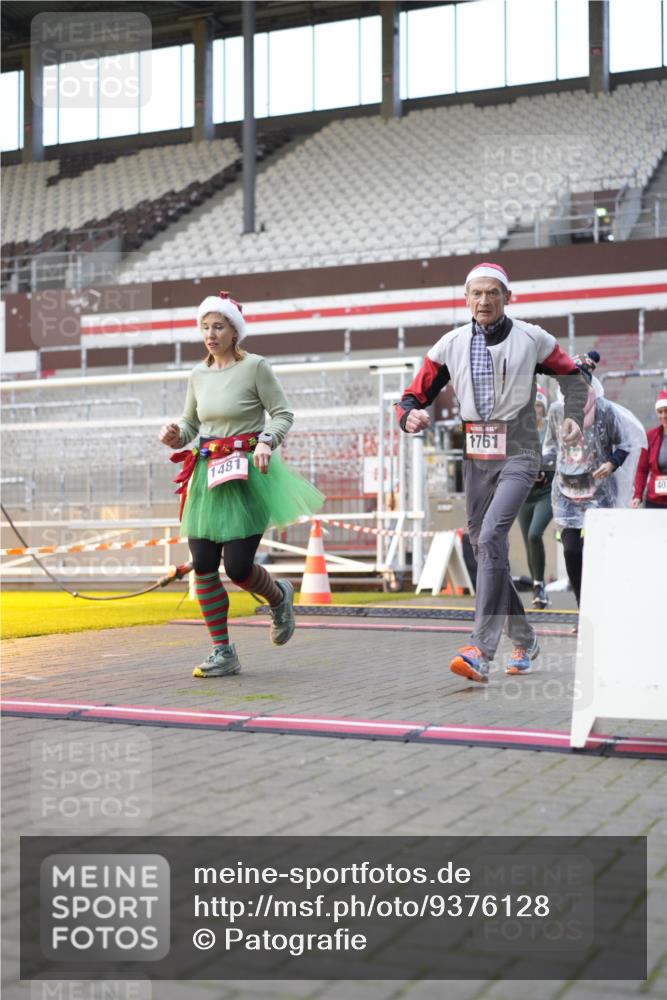 07.12.2025 - St. Pauli X-Mass-Run No. 15 Patografie http://msf.ph/oto/9376128 07.12.2025 10:05:13 Ziel 114, 202, 210, 292, 543, 668, 699, 950, 1121, 1481, 1661, 1761, 3186, 3307, 3311, 3386, 4036 meine-sportfotos.de