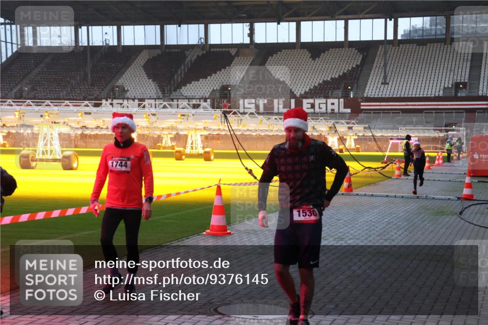 07.12.2025 - St. Pauli X-Mass-Run No. 15 Luisa Fischer http://msf.ph/oto/9376145 07.12.2025 09:56:42 Ziel 1744, 1530, 312, 1483, 1530, 3255 meine-sportfotos.de