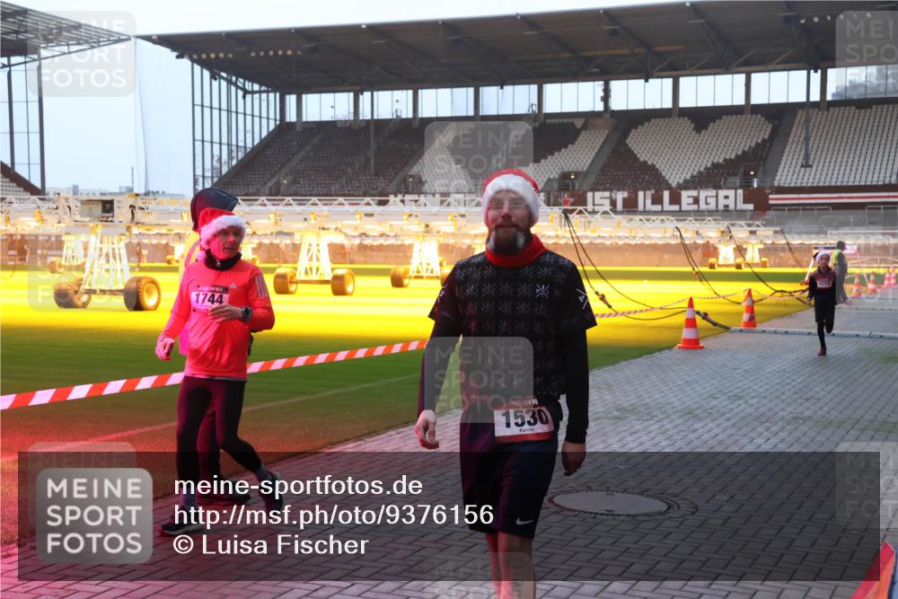 07.12.2025 - St. Pauli X-Mass-Run No. 15 Luisa Fischer http://msf.ph/oto/9376156 07.12.2025 09:56:43 Ziel 1744, 1530, 1, 1255, 312, 1483, 1530, 3255 meine-sportfotos.de