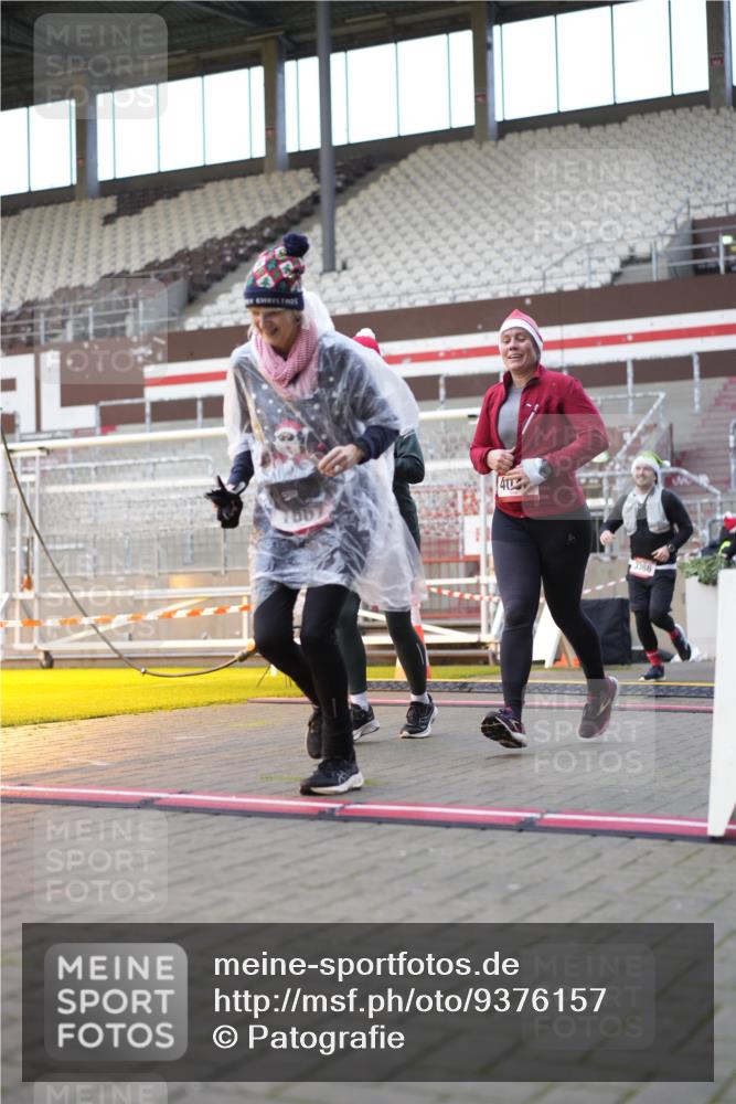 07.12.2025 - St. Pauli X-Mass-Run No. 15 Patografie http://msf.ph/oto/9376157 07.12.2025 10:05:15 Ziel 114, 202, 543, 668, 699, 950, 1121, 1316, 1374, 1481, 1661, 1761, 3186, 3307, 3311, 3386, 4036, 4556, 4558 meine-sportfotos.de