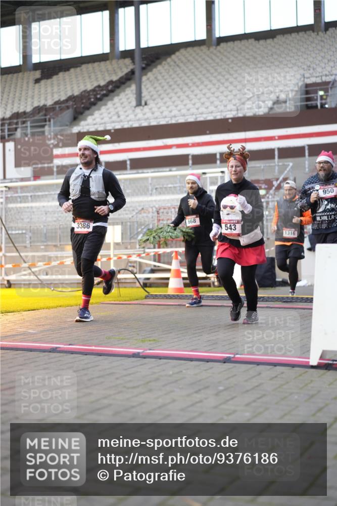 07.12.2025 - St. Pauli X-Mass-Run No. 15 Patografie http://msf.ph/oto/9376186 07.12.2025 10:05:17 Ziel 114, 543, 668, 950, 1121, 1316, 1374, 1481, 1661, 1761, 3186, 3386, 4036, 4556, 4558 meine-sportfotos.de