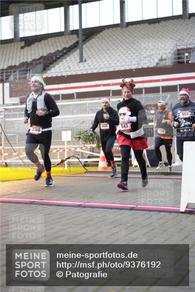 07.12.2025 - St. Pauli X-Mass-Run No. 15 Patografie http://msf.ph/oto/9376192 07.12.2025 10:05:17 Ziel 114, 543, 668, 950, 1121, 1316, 1374, 1481, 1661, 1761, 3186, 3386, 4036, 4556, 4558 meine-sportfotos.de