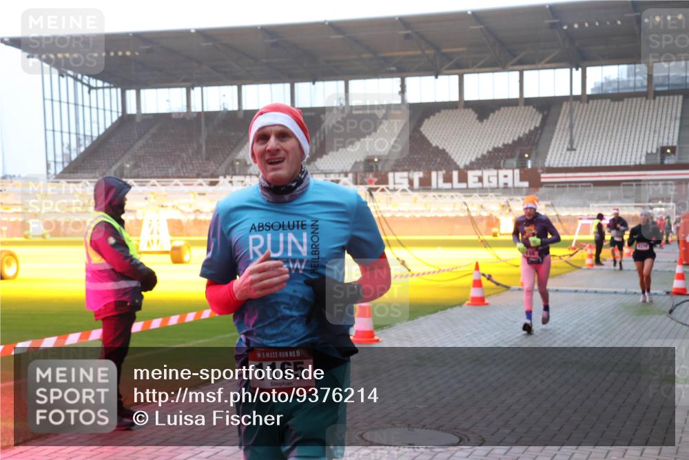 07.12.2025 - St. Pauli X-Mass-Run No. 15 Luisa Fischer http://msf.ph/oto/9376214 07.12.2025 09:57:03 Ziel 15, 1165, 198, 497, 662, 1116, 1165, 1483, 1530, 2861, 3255, 4208, 4209 meine-sportfotos.de