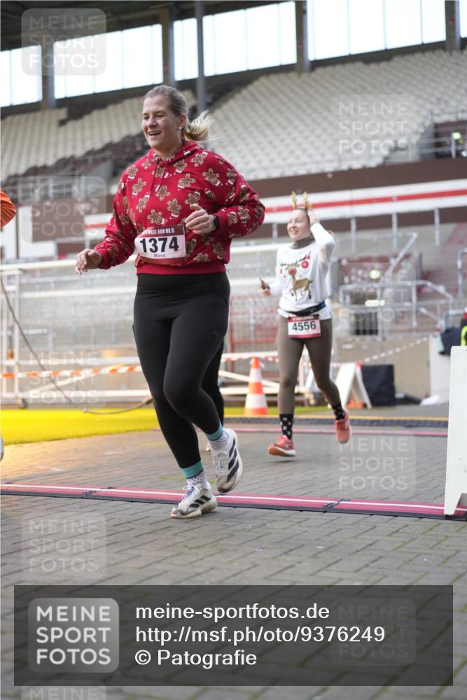 07.12.2025 - St. Pauli X-Mass-Run No. 15 Patografie http://msf.ph/oto/9376249 07.12.2025 10:05:19 Ziel 114, 543, 668, 950, 1121, 1316, 1374, 1481, 1661, 1761, 3186, 3386, 4036, 4556, 4558 meine-sportfotos.de
