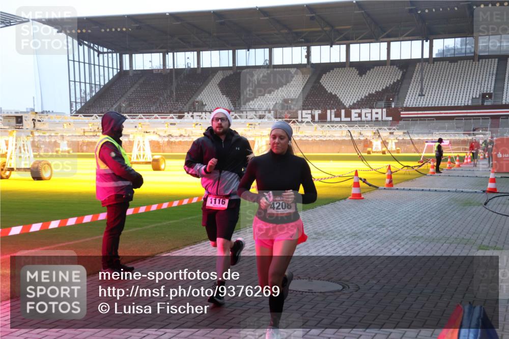 07.12.2025 - St. Pauli X-Mass-Run No. 15 Luisa Fischer http://msf.ph/oto/9376269 07.12.2025 09:57:11 Ziel 1116, 4208, 198, 497, 662, 1116, 1165, 2861, 3255, 4208, 4209 meine-sportfotos.de