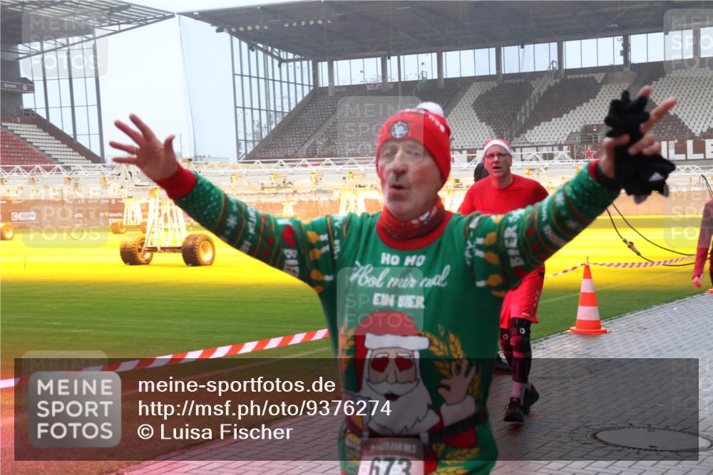 07.12.2025 - St. Pauli X-Mass-Run No. 15 Luisa Fischer http://msf.ph/oto/9376274 07.12.2025 11:07:56 Ziel 673, 77, 271, 273, 281, 315, 332, 342, 344, 377, 389, 397, 476, 490, 591, 596, 603, 621, 622, 623, 673, 688, 781, 1202, 1206, 1233, 1235, 1439, 1441, 1509, 1585, 1587, 1812, 1824, 1861, 1862, 1866, 1910, 2403, 2693, 5008 meine-sportfotos.de