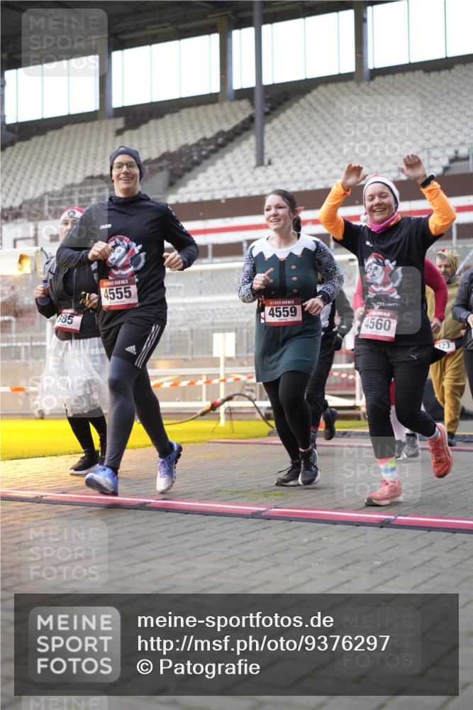 07.12.2025 - St. Pauli X-Mass-Run No. 15 Patografie http://msf.ph/oto/9376297 07.12.2025 10:05:32 Ziel 123, 363, 385, 512, 543, 668, 945, 950, 1215, 1222, 1316, 1374, 3231, 3386, 4552, 4555, 4556, 4558, 4559, 4560 meine-sportfotos.de