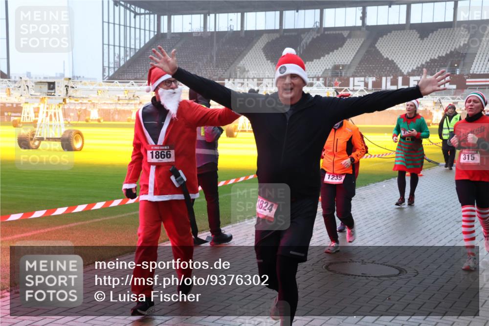 07.12.2025 - St. Pauli X-Mass-Run No. 15 Luisa Fischer http://msf.ph/oto/9376302 07.12.2025 11:08:05 Ziel 5, 1866, 1824, 1235, 315, 77, 271, 273, 281, 286, 293, 315, 332, 342, 344, 377, 389, 397, 476, 490, 591, 596, 603, 621, 622, 623, 653, 673, 688, 772, 774, 781, 1107, 1123, 1129, 1202, 1206, 1233, 1235, 1378, 1381, 1382, 1383, 1439, 1441, 1460, 1509, 1520, 1585, 1587, 1812, 1824, 1866, 1910, 2403, 2693, 5008 meine-sportfotos.de