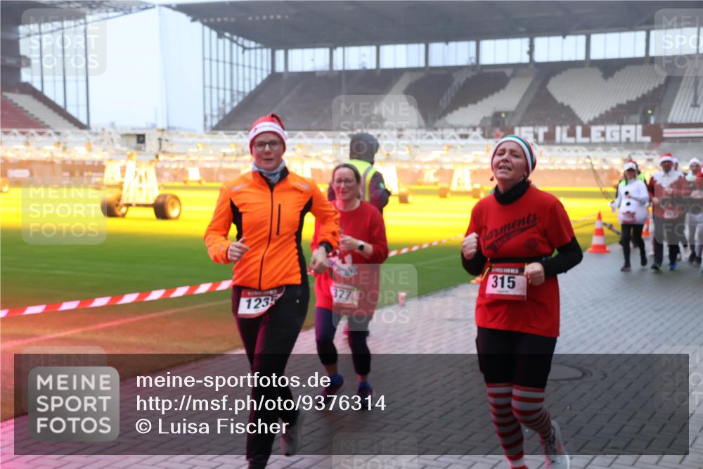 07.12.2025 - St. Pauli X-Mass-Run No. 15 Luisa Fischer http://msf.ph/oto/9376314 07.12.2025 11:08:07 Ziel 123, 377, 315, 77, 271, 273, 286, 293, 315, 332, 342, 344, 377, 389, 397, 476, 490, 591, 596, 603, 621, 622, 623, 653, 673, 772, 774, 781, 1107, 1123, 1129, 1202, 1206, 1230, 1233, 1235, 1342, 1355, 1378, 1381, 1382, 1383, 1439, 1441, 1460, 1509, 1520, 1525, 1585, 1587, 1812, 1824, 1866, 1910, 2403, 2693, 4815, 5008 meine-sportfotos.de