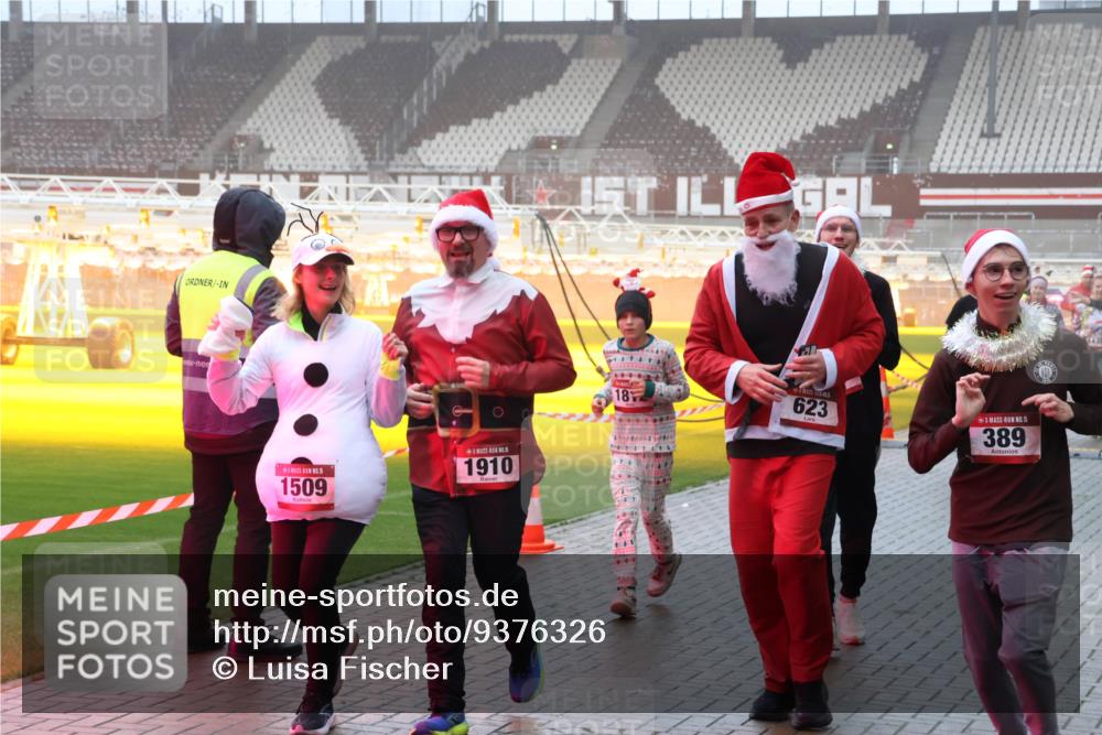 07.12.2025 - St. Pauli X-Mass-Run No. 15 Luisa Fischer http://msf.ph/oto/9376326 07.12.2025 11:08:11 Ziel 15, 1509, 15, 1910, 18, 623, 15, 389, 77, 271, 273, 286, 293, 315, 332, 377, 389, 397, 476, 490, 591, 603, 621, 622, 623, 629, 635, 653, 673, 772, 774, 781, 1107, 1123, 1129, 1202, 1206, 1226, 1230, 1233, 1235, 1249, 1342, 1355, 1378, 1381, 1382, 1383, 1439, 1441, 1460, 1509, 1520, 1525, 1809, 1810, 1812, 1824, 1866, 1910, 2403, 2693, 4798, 4815, 5008 meine-sportfotos.de
