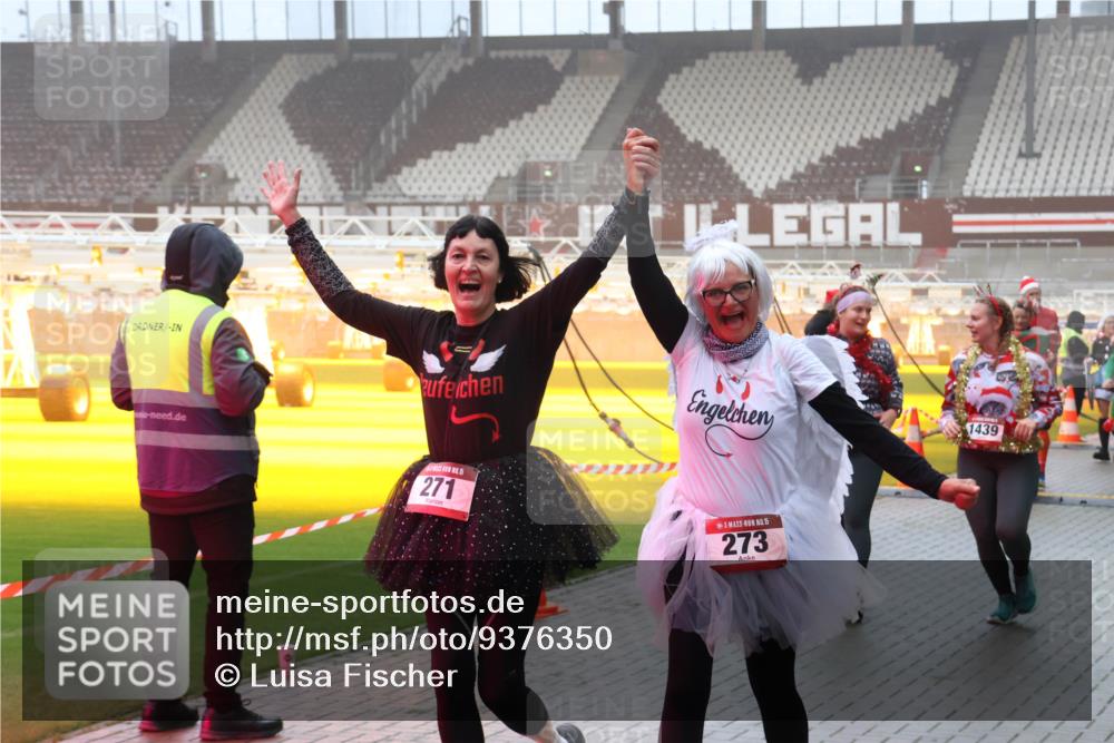 07.12.2025 - St. Pauli X-Mass-Run No. 15 Luisa Fischer http://msf.ph/oto/9376350 07.12.2025 11:08:16 Ziel 1439, 271, 15, 273, 77, 271, 273, 286, 293, 315, 332, 377, 389, 397, 476, 623, 629, 635, 653, 673, 772, 774, 781, 1107, 1123, 1129, 1226, 1230, 1233, 1235, 1249, 1342, 1355, 1378, 1381, 1382, 1383, 1439, 1441, 1460, 1509, 1520, 1525, 1596, 1809, 1810, 1812, 1824, 1866, 1910, 2693, 4798, 4815, 5008 meine-sportfotos.de