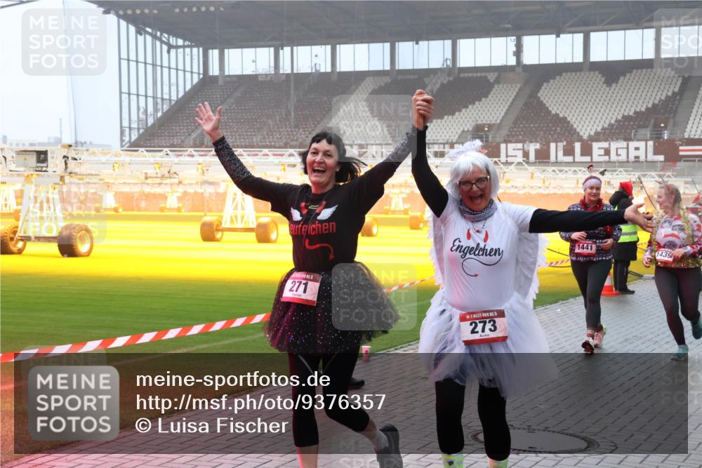 07.12.2025 - St. Pauli X-Mass-Run No. 15 Luisa Fischer http://msf.ph/oto/9376357 07.12.2025 11:08:17 Ziel 1441, 271, 15, 273, 1439, 77, 271, 273, 286, 293, 315, 332, 377, 389, 397, 623, 629, 635, 653, 772, 774, 781, 1107, 1123, 1129, 1226, 1230, 1233, 1235, 1249, 1342, 1355, 1378, 1381, 1382, 1383, 1439, 1441, 1460, 1509, 1520, 1525, 1596, 1809, 1810, 1812, 1824, 1866, 1910, 2693, 4798, 4815, 5008 meine-sportfotos.de