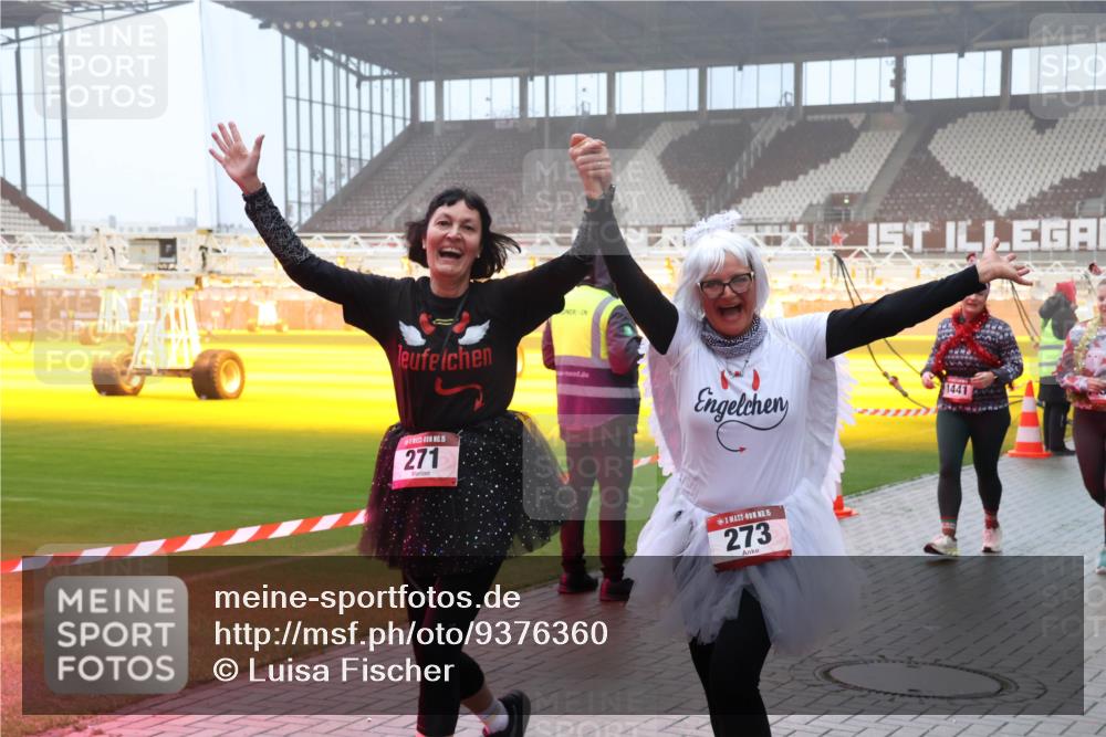 07.12.2025 - St. Pauli X-Mass-Run No. 15 Luisa Fischer http://msf.ph/oto/9376360 07.12.2025 11:08:17 Ziel 1441, 15, 271, 15, 273, 77, 271, 273, 286, 293, 315, 332, 377, 389, 397, 623, 629, 635, 653, 772, 774, 781, 1107, 1123, 1129, 1226, 1230, 1233, 1235, 1249, 1342, 1355, 1378, 1381, 1382, 1383, 1439, 1441, 1460, 1509, 1520, 1525, 1596, 1809, 1810, 1812, 1824, 1866, 1910, 2693, 4798, 4815, 5008 meine-sportfotos.de