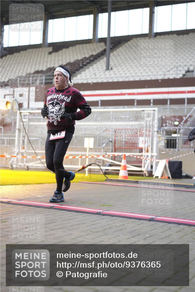 07.12.2025 - St. Pauli X-Mass-Run No. 15 Patografie http://msf.ph/oto/9376365 07.12.2025 10:05:38 Ziel 2, 3, 54, 123, 363, 385, 512, 945, 1215, 1222, 1789, 1791, 3231, 4194, 4195, 4552, 4555, 4559, 4560 meine-sportfotos.de