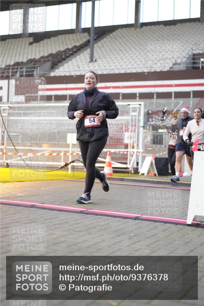 07.12.2025 - St. Pauli X-Mass-Run No. 15 Patografie http://msf.ph/oto/9376378 07.12.2025 10:05:39 Ziel 2, 3, 54, 123, 363, 385, 512, 945, 1215, 1222, 1789, 1791, 3231, 4194, 4195, 4552, 4555, 4559, 4560 meine-sportfotos.de