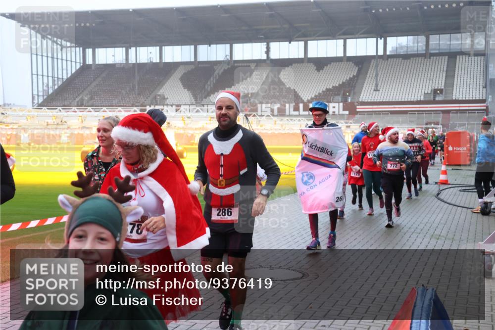 07.12.2025 - St. Pauli X-Mass-Run No. 15 Luisa Fischer http://msf.ph/oto/9376419 07.12.2025 11:08:26 Ziel 78, 286, 26, 1129, 11, 772, 888, 77, 100, 271, 273, 286, 293, 315, 332, 377, 389, 396, 397, 623, 629, 635, 653, 758, 772, 774, 1078, 1107, 1123, 1129, 1170, 1226, 1230, 1235, 1249, 1342, 1355, 1378, 1381, 1382, 1383, 1439, 1441, 1460, 1509, 1520, 1525, 1559, 1560, 1596, 1809, 1810, 1812, 1824, 1866, 1910, 2693, 4798, 4815 meine-sportfotos.de