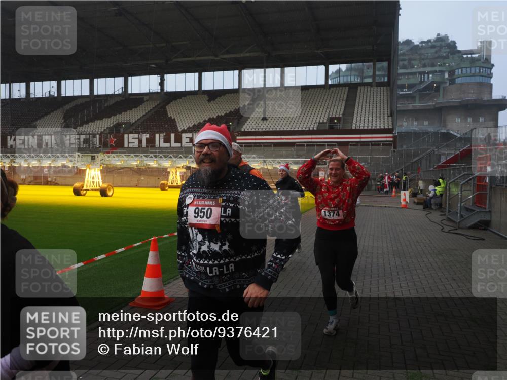 07.12.2025 - St. Pauli X-Mass-Run No. 15 Fabian Wolf http://msf.ph/oto/9376421 07.12.2025 10:05:27 Ziel 114, 543, 668, 950, 1121, 1316, 1374, 1481, 1661, 1761, 3186, 3386, 4036, 4556, 4558 meine-sportfotos.de