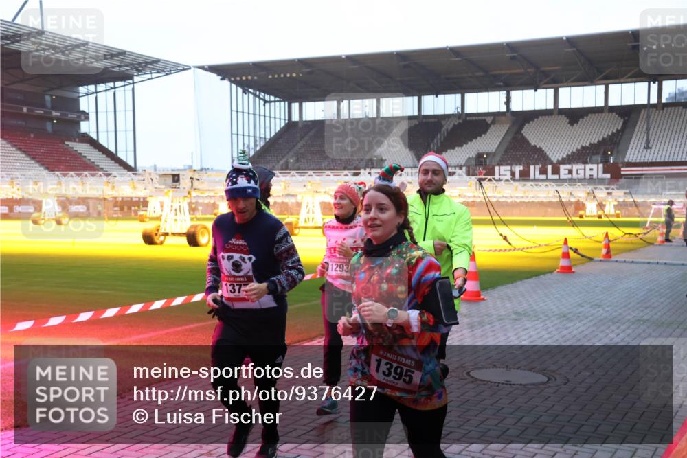 07.12.2025 - St. Pauli X-Mass-Run No. 15 Luisa Fischer http://msf.ph/oto/9376427 07.12.2025 09:57:51 Ziel 3, 1, 137, 1293, 15, 1395, 632, 1292, 1293, 1377, 1395, 2678, 2984, 3320, 4032 meine-sportfotos.de