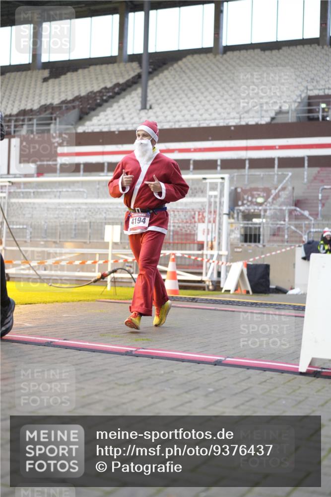 07.12.2025 - St. Pauli X-Mass-Run No. 15 Patografie http://msf.ph/oto/9376437 07.12.2025 10:05:43 Ziel 2, 3, 54, 123, 363, 385, 512, 945, 1215, 1222, 1789, 1791, 3231, 3877, 4194, 4195, 4552, 4555, 4559, 4560 meine-sportfotos.de