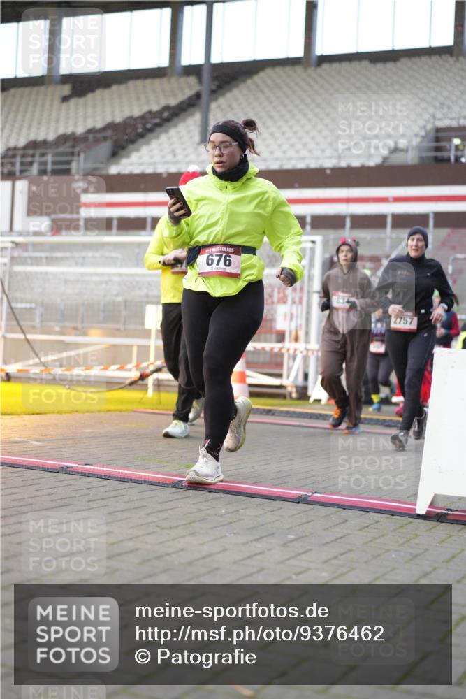 07.12.2025 - St. Pauli X-Mass-Run No. 15 Patografie http://msf.ph/oto/9376462 07.12.2025 10:05:52 Ziel 2, 3, 54, 180, 424, 512, 676, 805, 834, 1789, 1791, 2756, 2757, 3172, 3812, 3814, 3857, 3859, 3877, 4194, 4195, 4235, 4236, 4237 meine-sportfotos.de