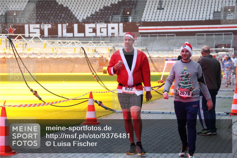 07.12.2025 - St. Pauli X-Mass-Run No. 15 Luisa Fischer http://msf.ph/oto/9376481 07.12.2025 09:58:28 Ziel 632, 2678, 441, 1633, 1774, 2984, 3405, 3515, 4030 meine-sportfotos.de