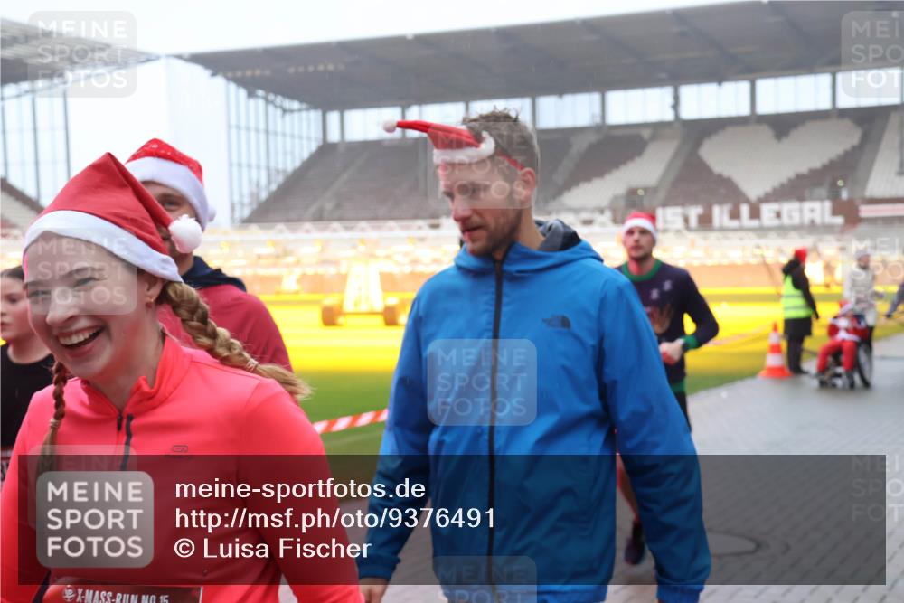 07.12.2025 - St. Pauli X-Mass-Run No. 15 Luisa Fischer http://msf.ph/oto/9376491 07.12.2025 11:08:41 Ziel 15, 100, 152, 155, 166, 271, 286, 293, 396, 446, 629, 635, 653, 758, 772, 774, 784, 1078, 1107, 1123, 1129, 1170, 1184, 1226, 1230, 1249, 1342, 1355, 1378, 1381, 1382, 1383, 1424, 1439, 1441, 1460, 1491, 1520, 1525, 1559, 1560, 1596, 1625, 1706, 1809, 1810, 1812, 2259, 2893, 4584, 4798, 4815, 4819, 4830 meine-sportfotos.de