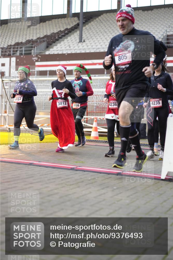 07.12.2025 - St. Pauli X-Mass-Run No. 15 Patografie http://msf.ph/oto/9376493 07.12.2025 10:05:54 Ziel 2, 3, 54, 180, 424, 468, 676, 805, 834, 1788, 1789, 1791, 2756, 2757, 3093, 3172, 3812, 3814, 3857, 3859, 3877, 4194, 4195, 4235, 4236, 4237, 4251 meine-sportfotos.de