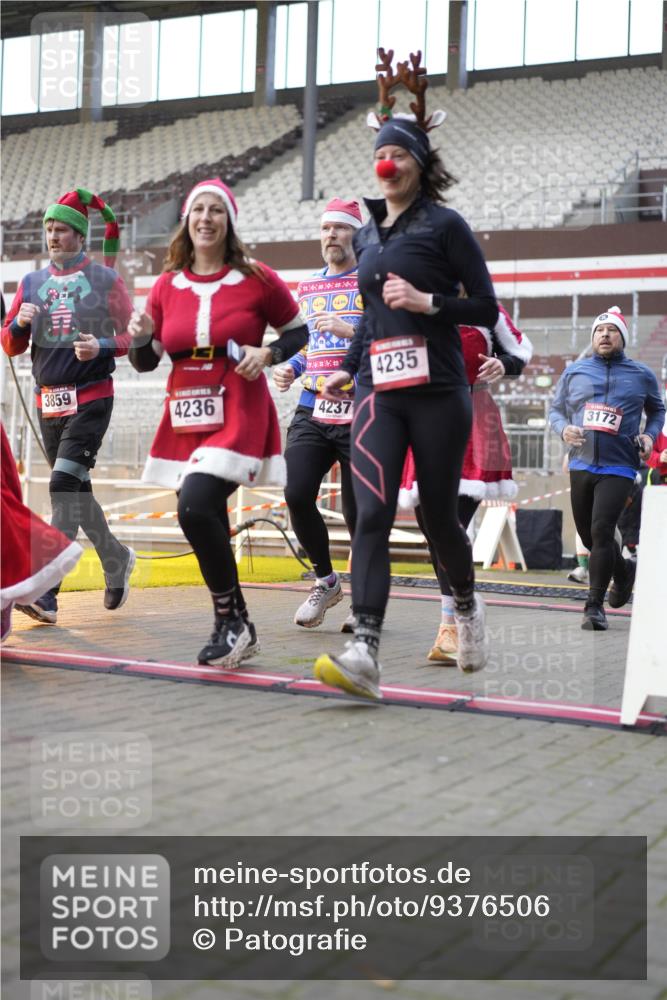 07.12.2025 - St. Pauli X-Mass-Run No. 15 Patografie http://msf.ph/oto/9376506 07.12.2025 10:05:55 Ziel 2, 3, 148, 180, 424, 468, 676, 805, 834, 1788, 1789, 1791, 2756, 2757, 3093, 3172, 3196, 3812, 3814, 3857, 3859, 3877, 4194, 4195, 4235, 4236, 4237, 4246, 4251 meine-sportfotos.de