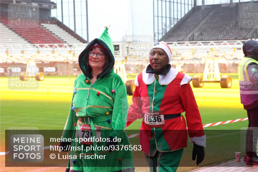 07.12.2025 - St. Pauli X-Mass-Run No. 15 Luisa Fischer http://msf.ph/oto/9376563 07.12.2025 10:23:36 Ziel 739, 15, 15, 1636, 794, 1996, 2123, 2304, 2508, 2511, 2638, 3052, 3078, 3079, 3780, 4005, 4141, 4145, 4287, 4407, 4411, 4419, 4458, 4509, 4539, 4549 meine-sportfotos.de