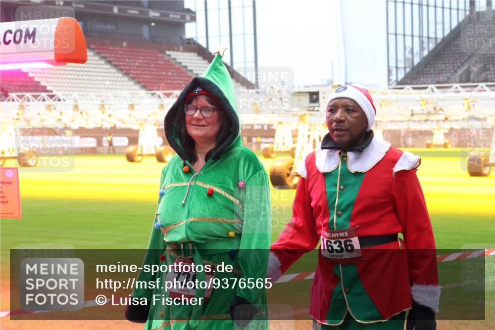 07.12.2025 - St. Pauli X-Mass-Run No. 15 Luisa Fischer http://msf.ph/oto/9376565 07.12.2025 10:23:36 Ziel 739, 15, 1636, 794, 1996, 2123, 2304, 2508, 2511, 2638, 3052, 3078, 3079, 3780, 4005, 4141, 4145, 4287, 4407, 4411, 4419, 4458, 4509, 4539, 4549 meine-sportfotos.de