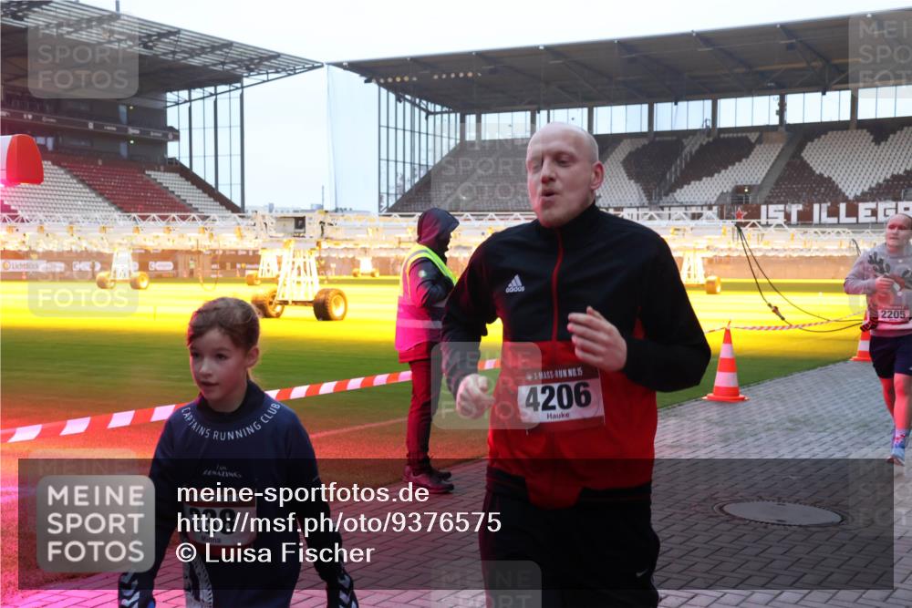 07.12.2025 - St. Pauli X-Mass-Run No. 15 Luisa Fischer http://msf.ph/oto/9376575 07.12.2025 09:58:43 Ziel 1, 15, 238, 15, 4206, 2205, 238, 261, 441, 483, 532, 1173, 1528, 1603, 1633, 1774, 2205, 3405, 3515, 4031, 4206 meine-sportfotos.de