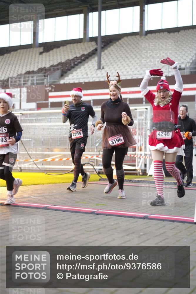 07.12.2025 - St. Pauli X-Mass-Run No. 15 Patografie http://msf.ph/oto/9376586 07.12.2025 10:06:00 Ziel 127, 148, 180, 424, 468, 676, 805, 834, 967, 969, 1788, 2756, 2757, 2894, 2968, 3093, 3172, 3196, 3812, 3814, 3857, 3859, 3877, 4235, 4236, 4237, 4246, 4251 meine-sportfotos.de