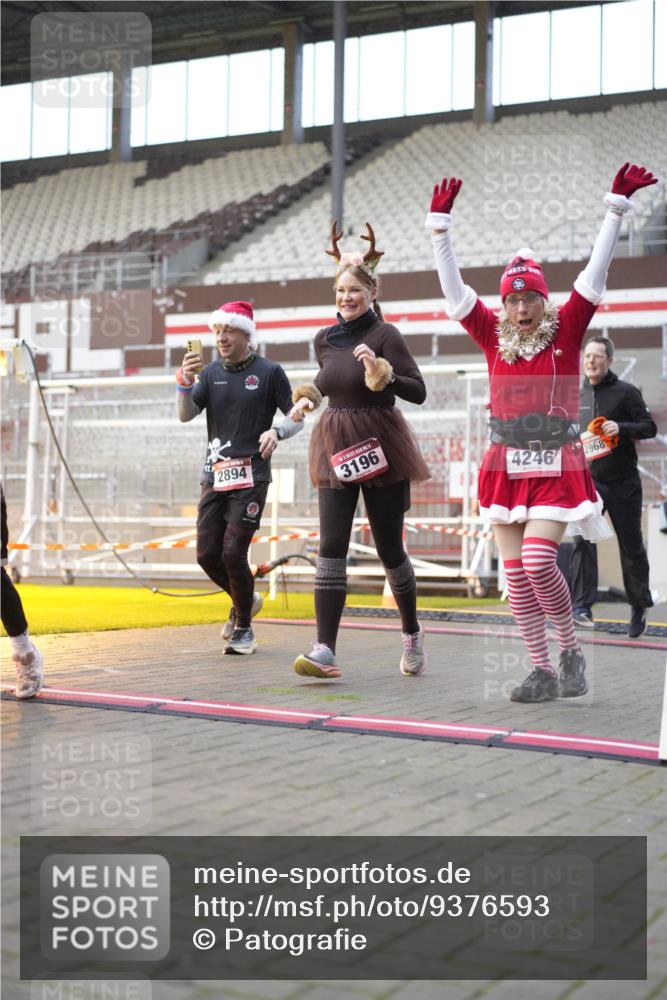 07.12.2025 - St. Pauli X-Mass-Run No. 15 Patografie http://msf.ph/oto/9376593 07.12.2025 10:06:00 Ziel 127, 148, 180, 424, 468, 676, 805, 834, 967, 969, 1788, 2756, 2757, 2894, 2968, 3093, 3172, 3196, 3812, 3814, 3857, 3859, 3877, 4235, 4236, 4237, 4246, 4251 meine-sportfotos.de