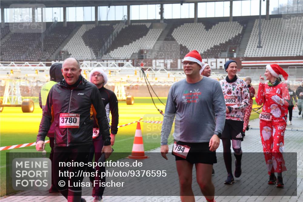 07.12.2025 - St. Pauli X-Mass-Run No. 15 Luisa Fischer http://msf.ph/oto/9376595 07.12.2025 10:23:41 Ziel 15, 3780, 794, 3052, 2508, 638, 794, 1996, 2123, 2304, 2508, 2511, 2638, 3052, 3078, 3079, 3644, 3649, 3780, 4005, 4141, 4145, 4287, 4407, 4411, 4458, 4549 meine-sportfotos.de
