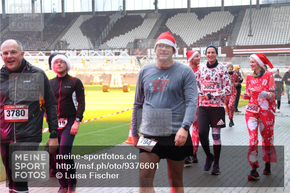 07.12.2025 - St. Pauli X-Mass-Run No. 15 Luisa Fischer http://msf.ph/oto/9376601 07.12.2025 10:23:42 Ziel 15, 3780, 19, 794, 3052, 40, 2508, 638, 794, 1996, 2123, 2304, 2508, 2511, 2638, 3052, 3078, 3079, 3539, 3644, 3649, 3780, 4005, 4141, 4145, 4287, 4458, 4549 meine-sportfotos.de